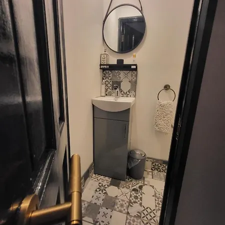 Short And * Дублин